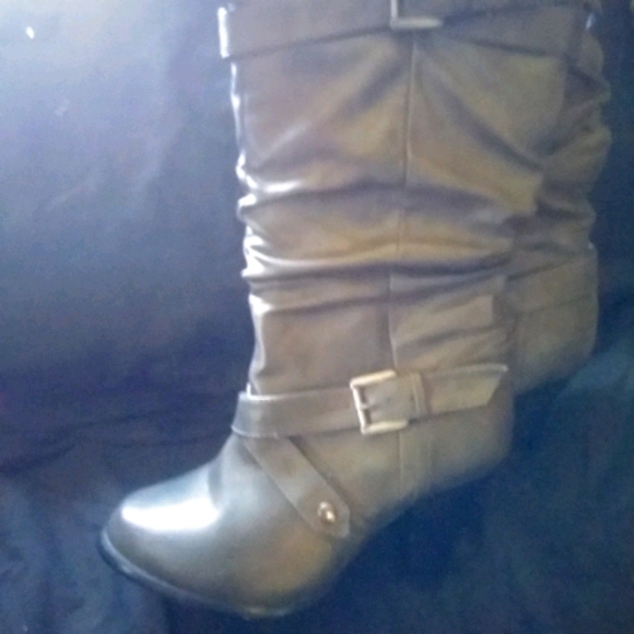 GREY KNEE HIGH BOOTS - Picture 2 of 3